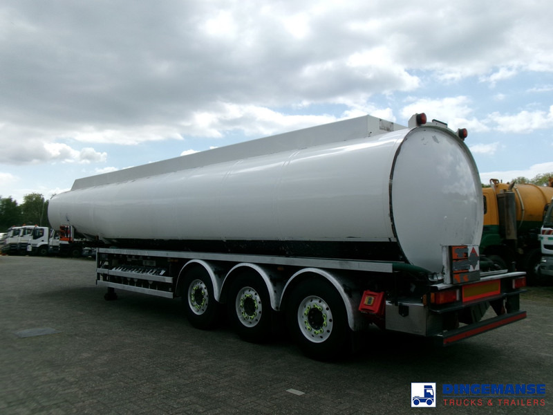 Lakeland Fuel tank alu 42.8 m3 / 6 comp + pump - Poluprikolica cisterna: slika Lakeland Fuel tank alu 42.8 m3 / 6 comp + pump - Poluprikolica cisterna Lakeland Fuel tank alu 42.8 m3 / 6 comp + pump - Poluprikolica cisterna: slika Lakeland Fuel tank alu 42.8 m3 / 6 comp + pump - Poluprikolica cisterna