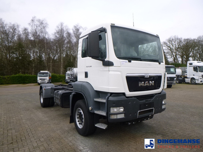MAN TGS 19.360 4X2 BBS manual Euro 2 chassis + PTO - Kamion-šasija: slika MAN TGS 19.360 4X2 BBS manual Euro 2 chassis + PTO - Kamion-šasija MAN TGS 19.360 4X2 BBS manual Euro 2 chassis + PTO - Kamion-šasija: slika MAN TGS 19.360 4X2 BBS manual Euro 2 chassis + PTO - Kamion-šasija