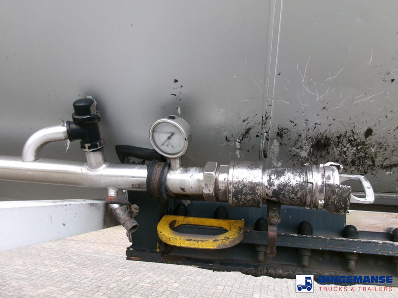 Magyar Bitumen tank inox 32 m3 / 1 comp - Poluprikolica cisterna: slika Magyar Bitumen tank inox 32 m3 / 1 comp - Poluprikolica cisterna Magyar Bitumen tank inox 32 m3 / 1 comp - Poluprikolica cisterna: slika Magyar Bitumen tank inox 32 m3 / 1 comp - Poluprikolica cisterna