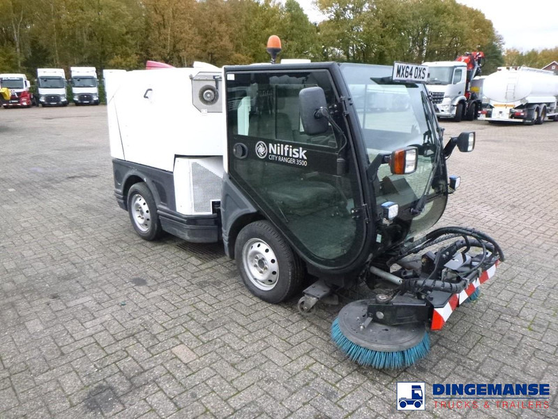 Nilfisk City Ranger CR 3500 Street sweeper - Cestovna čistilica: slika Nilfisk City Ranger CR 3500 Street sweeper - Cestovna čistilica Nilfisk City Ranger CR 3500 Street sweeper - Cestovna čistilica: slika Nilfisk City Ranger CR 3500 Street sweeper - Cestovna čistilica