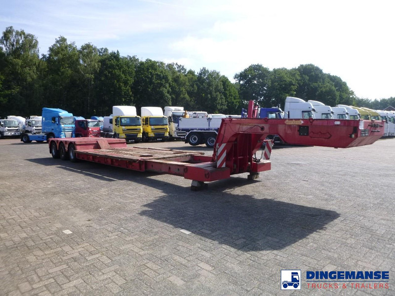 Nooteboom 3-axle lowbed trailer OSDAZ-56 - Poluprikolica s niskim utovarivačem: slika Nooteboom 3-axle lowbed trailer OSDAZ-56 - Poluprikolica s niskim utovarivačem Nooteboom 3-axle lowbed trailer OSDAZ-56 - Poluprikolica s niskim utovarivačem: slika Nooteboom 3-axle lowbed trailer OSDAZ-56 - Poluprikolica s niskim utovarivačem