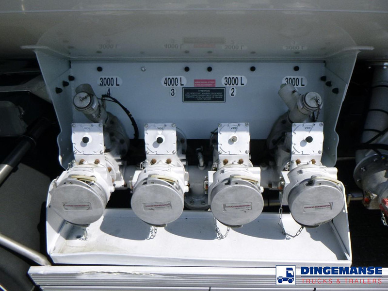 Renault Premium 280 dxi 4x2 fuel tank 13.6 m3 / 4 comp - Kamion cisterna: slika Renault Premium 280 dxi 4x2 fuel tank 13.6 m3 / 4 comp - Kamion cisterna Renault Premium 280 dxi 4x2 fuel tank 13.6 m3 / 4 comp - Kamion cisterna: slika Renault Premium 280 dxi 4x2 fuel tank 13.6 m3 / 4 comp - Kamion cisterna