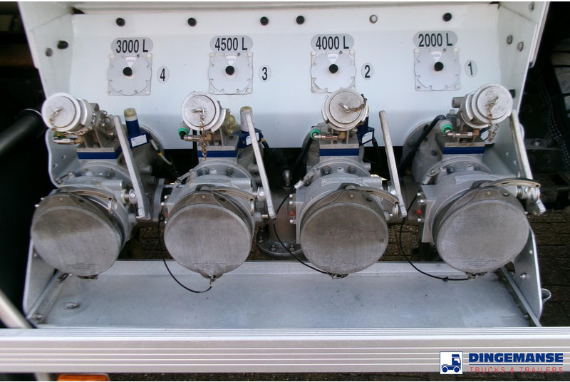 Kamion cisterna Renault Premium 300 4x2 fuel tank 14.2 m3 / 4 comp: slika Kamion cisterna Renault Premium 300 4x2 fuel tank 14.2 m3 / 4 comp Kamion cisterna Renault Premium 300 4x2 fuel tank 14.2 m3 / 4 comp: slika Kamion cisterna Renault Premium 300 4x2 fuel tank 14.2 m3 / 4 comp