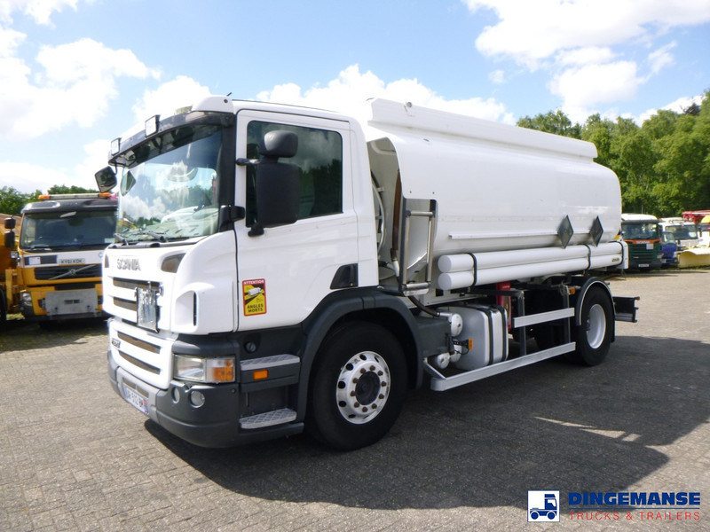 Scania P 270 DB 4x2 fuel tank 13.7 m3 / 5 comp - Kamion cisterna: slika Scania P 270 DB 4x2 fuel tank 13.7 m3 / 5 comp - Kamion cisterna Scania P 270 DB 4x2 fuel tank 13.7 m3 / 5 comp - Kamion cisterna: slika Scania P 270 DB 4x2 fuel tank 13.7 m3 / 5 comp - Kamion cisterna