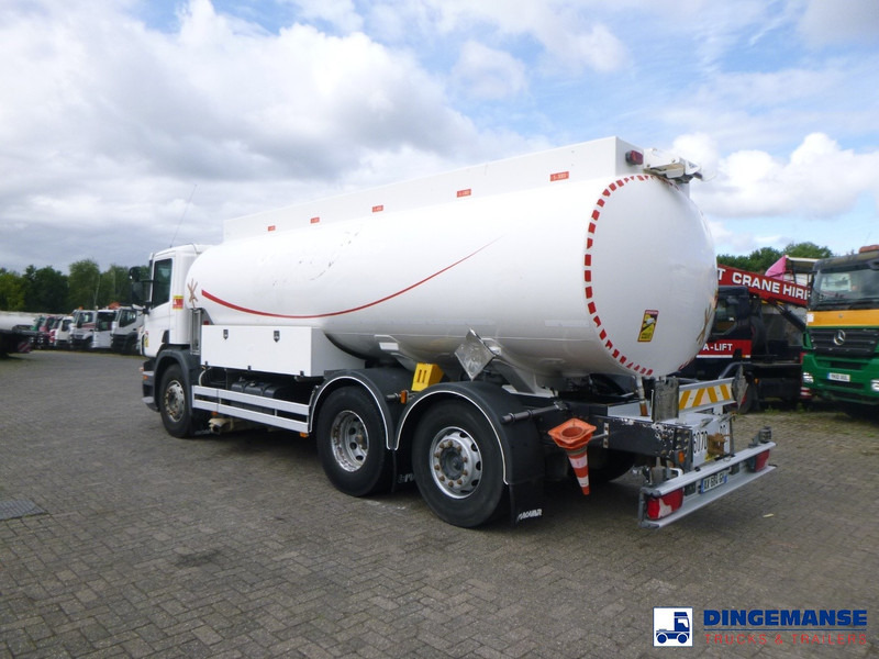 Scania P 320 DB 6X2 fuel tank 18.8 m3 / 5 comp - Kamion cisterna: slika Scania P 320 DB 6X2 fuel tank 18.8 m3 / 5 comp - Kamion cisterna Scania P 320 DB 6X2 fuel tank 18.8 m3 / 5 comp - Kamion cisterna: slika Scania P 320 DB 6X2 fuel tank 18.8 m3 / 5 comp - Kamion cisterna