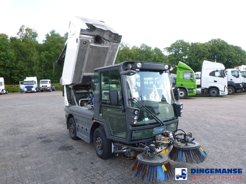 Zakup Schmidt Compact 200 street sweeper Schmidt Compact 200 street sweeper: slika Zakup Schmidt Compact 200 street sweeper Schmidt Compact 200 street sweeper