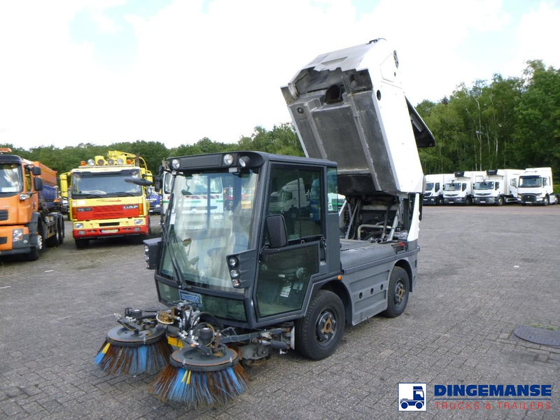 Schmidt Compact 200 street sweeper - Cestovna čistilica: slika Schmidt Compact 200 street sweeper - Cestovna čistilica Schmidt Compact 200 street sweeper - Cestovna čistilica: slika Schmidt Compact 200 street sweeper - Cestovna čistilica