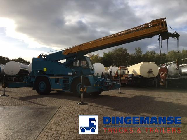 Tadano-Faun TR300 EX 4x4x4 All-terrain crane - Autodizalica: slika Tadano-Faun TR300 EX 4x4x4 All-terrain crane - Autodizalica Tadano-Faun TR300 EX 4x4x4 All-terrain crane - Autodizalica: slika Tadano-Faun TR300 EX 4x4x4 All-terrain crane - Autodizalica