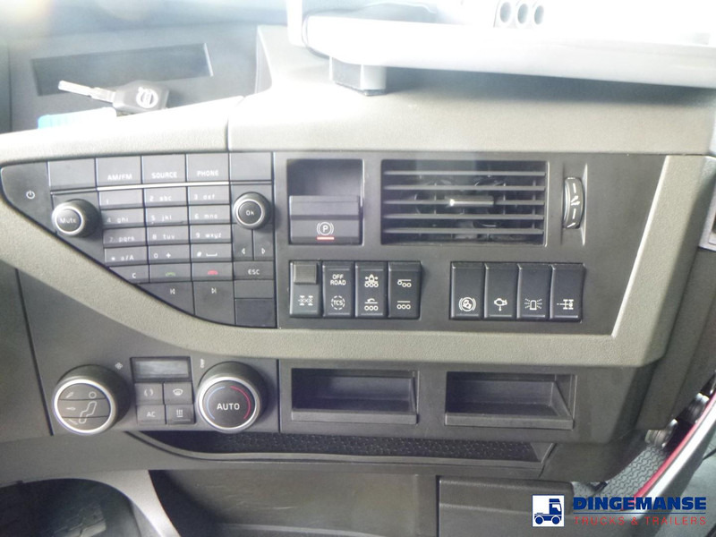 Tegljač Volvo FH 540 8X4 Euro 6 / 150000 kg: slika Tegljač Volvo FH 540 8X4 Euro 6 / 150000 kg