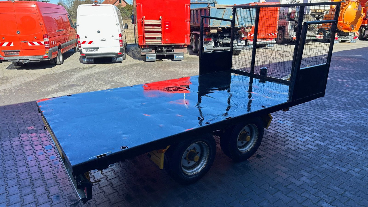 Blomenröhr 2-Achs Plattform SDAH 8,5T - Prikolica plato/ Otvoreni sanduk: slika Blomenröhr 2-Achs Plattform SDAH 8,5T - Prikolica plato/ Otvoreni sanduk Blomenröhr 2-Achs Plattform SDAH 8,5T - Prikolica plato/ Otvoreni sanduk: slika Blomenröhr 2-Achs Plattform SDAH 8,5T - Prikolica plato/ Otvoreni sanduk