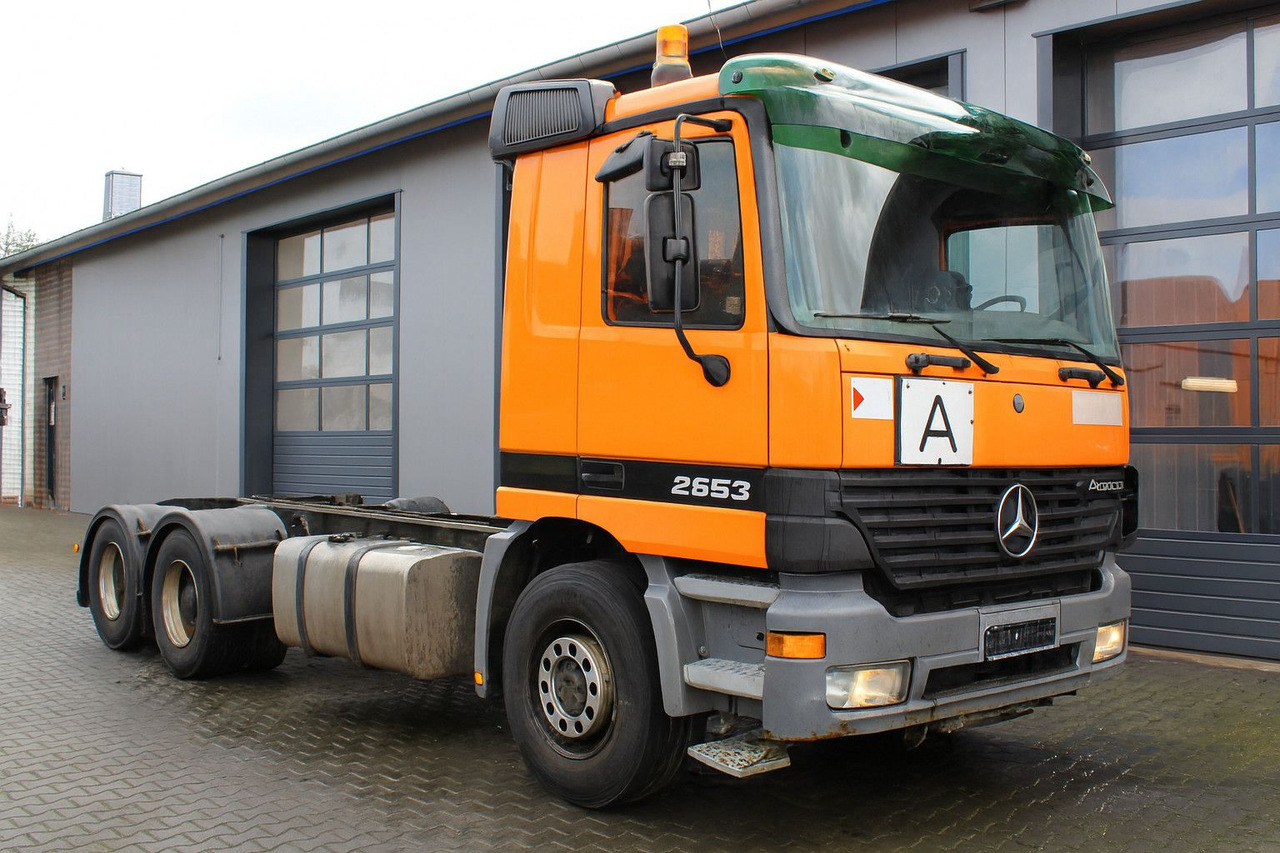 Mercedes-Benz Actros 2653 V8 6x4 Blatt-Luft EPS *clutch* - Kamion-šasija: slika Mercedes-Benz Actros 2653 V8 6x4 Blatt-Luft EPS *clutch* - Kamion-šasija Mercedes-Benz Actros 2653 V8 6x4 Blatt-Luft EPS *clutch* - Kamion-šasija: slika Mercedes-Benz Actros 2653 V8 6x4 Blatt-Luft EPS *clutch* - Kamion-šasija