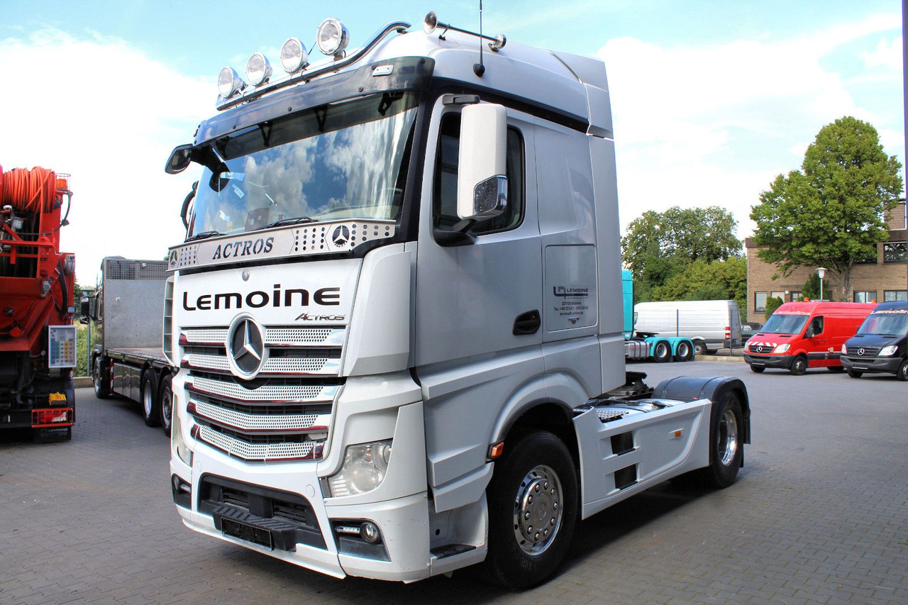 Mercedes-Benz Actros 1853 4x2 LS +Hydraulik + neuer AT-Motor - Tegljač: slika Mercedes-Benz Actros 1853 4x2 LS +Hydraulik + neuer AT-Motor - Tegljač Mercedes-Benz Actros 1853 4x2 LS +Hydraulik + neuer AT-Motor - Tegljač: slika Mercedes-Benz Actros 1853 4x2 LS +Hydraulik + neuer AT-Motor - Tegljač
