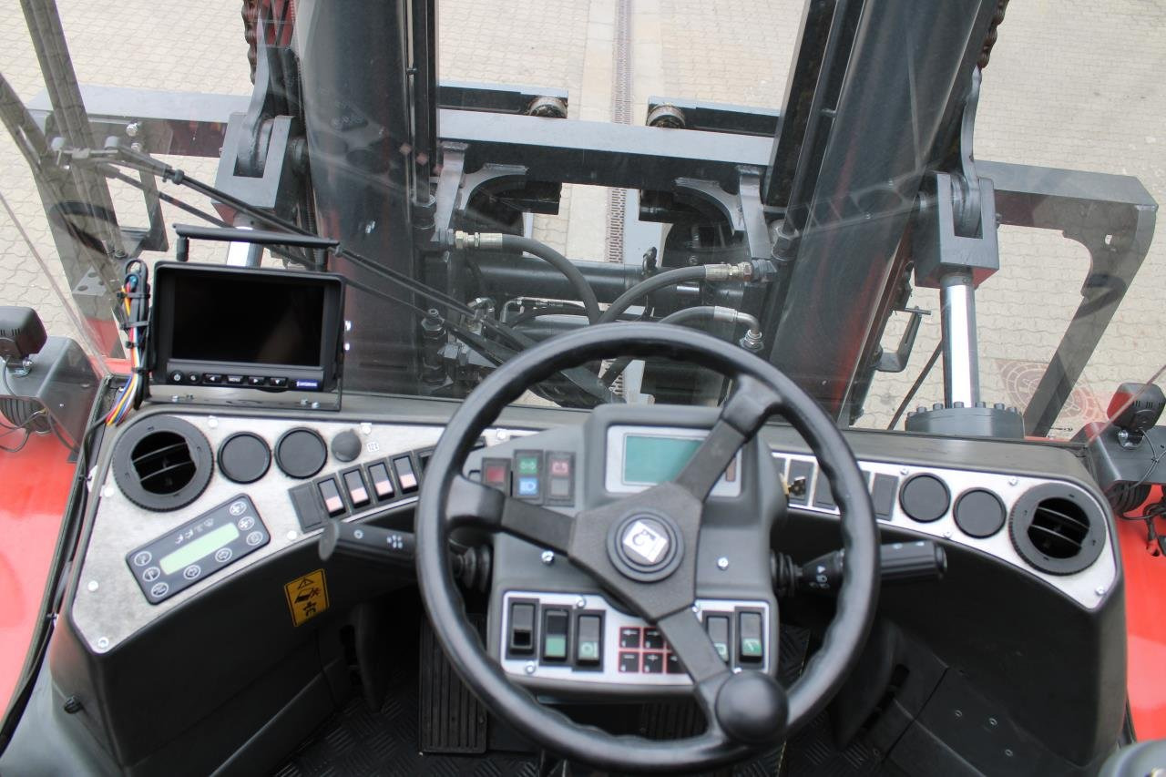 Kalmar DCD200-12LB - Diesel viličar: slika Kalmar DCD200-12LB - Diesel viličar Kalmar DCD200-12LB - Diesel viličar: slika Kalmar DCD200-12LB - Diesel viličar