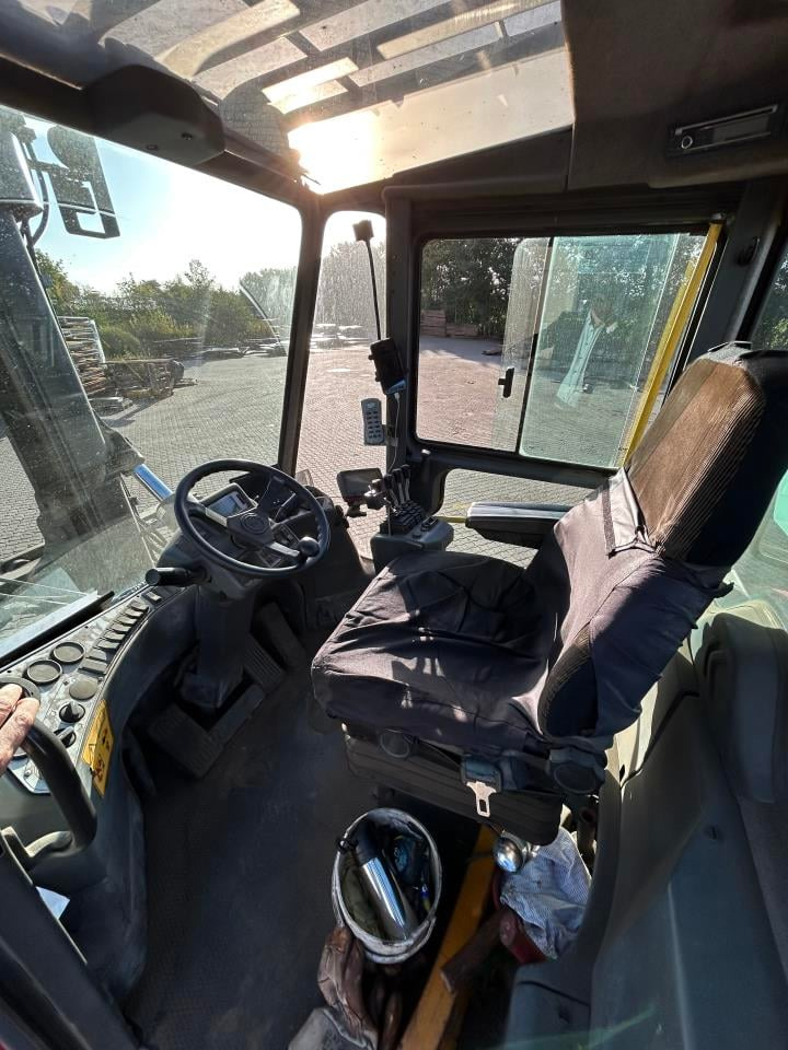 Kalmar DCE160-6 - Diesel viličar: slika Kalmar DCE160-6 - Diesel viličar Kalmar DCE160-6 - Diesel viličar: slika Kalmar DCE160-6 - Diesel viličar