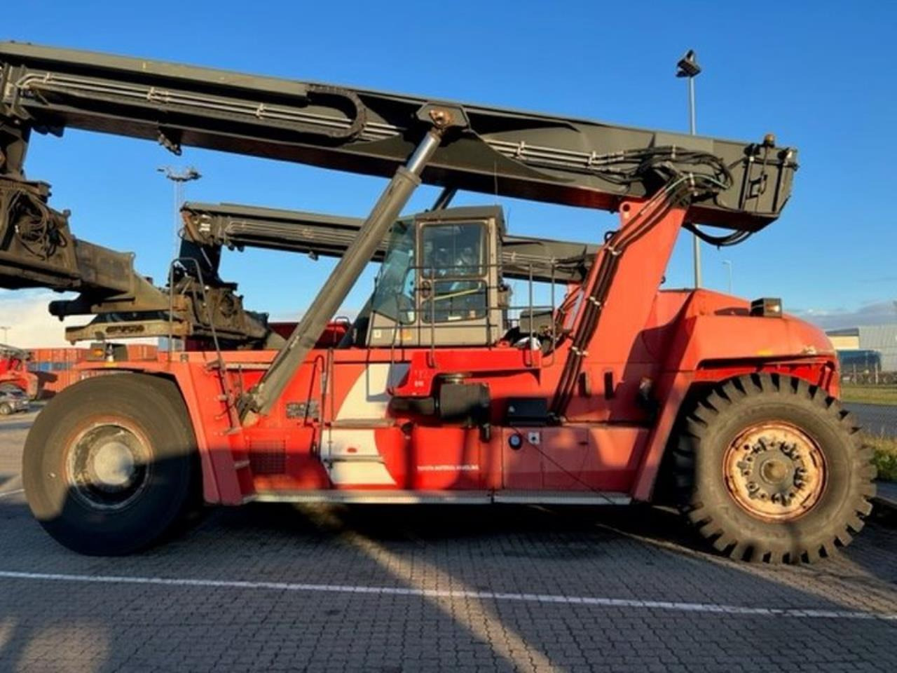 Kalmar DRF450-65S6X - Dohvatni viličar: slika Kalmar DRF450-65S6X - Dohvatni viličar Kalmar DRF450-65S6X - Dohvatni viličar: slika Kalmar DRF450-65S6X - Dohvatni viličar