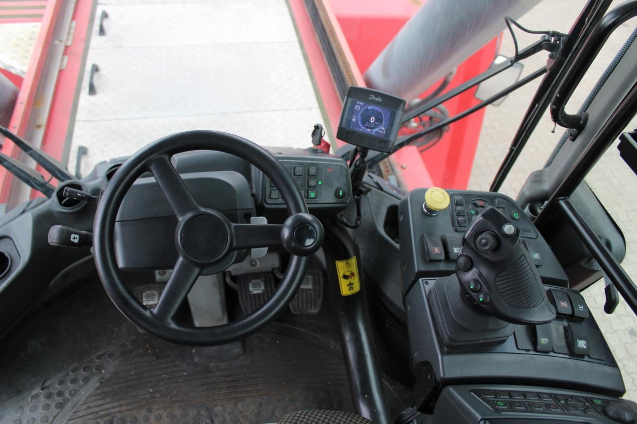 Kalmar DRG450-65S5 - Dohvatni viličar: slika Kalmar DRG450-65S5 - Dohvatni viličar Kalmar DRG450-65S5 - Dohvatni viličar: slika Kalmar DRG450-65S5 - Dohvatni viličar