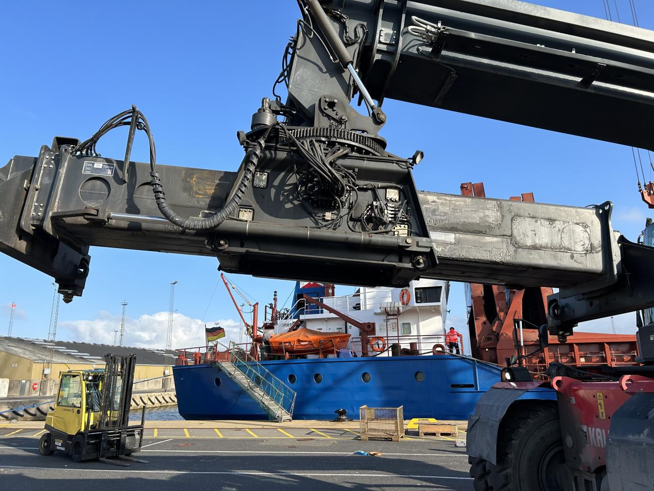 Kalmar DRG450-65S5 - Dohvatni viličar: slika Kalmar DRG450-65S5 - Dohvatni viličar Kalmar DRG450-65S5 - Dohvatni viličar: slika Kalmar DRG450-65S5 - Dohvatni viličar