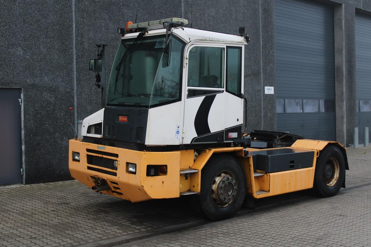 Kalmar TR618I - Terminalni traktor: slika Kalmar TR618I - Terminalni traktor Kalmar TR618I - Terminalni traktor: slika Kalmar TR618I - Terminalni traktor