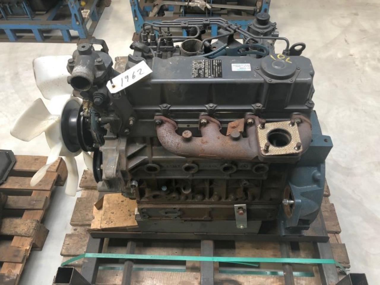 Kubota V3300-EU3 - Motor: slika Kubota V3300-EU3 - Motor Kubota V3300-EU3 - Motor: slika Kubota V3300-EU3 - Motor