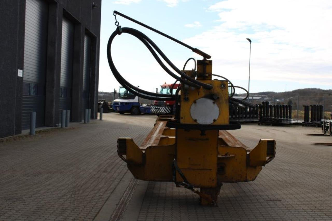 Liftec LTH90 - Roll-trailer prikolica: slika Liftec LTH90 - Roll-trailer prikolica Liftec LTH90 - Roll-trailer prikolica: slika Liftec LTH90 - Roll-trailer prikolica