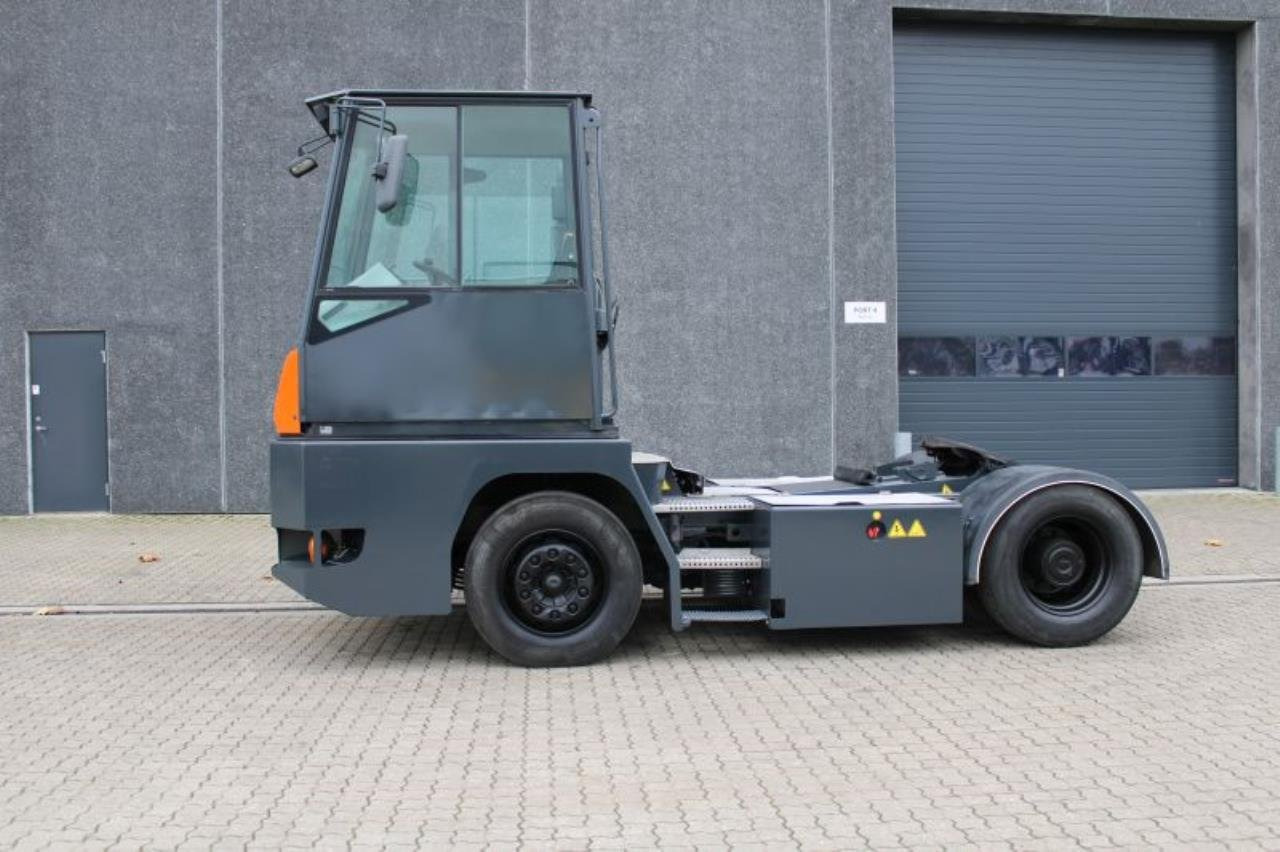 Mafi MT25 - Terminalni traktor: slika Mafi MT25 - Terminalni traktor Mafi MT25 - Terminalni traktor: slika Mafi MT25 - Terminalni traktor