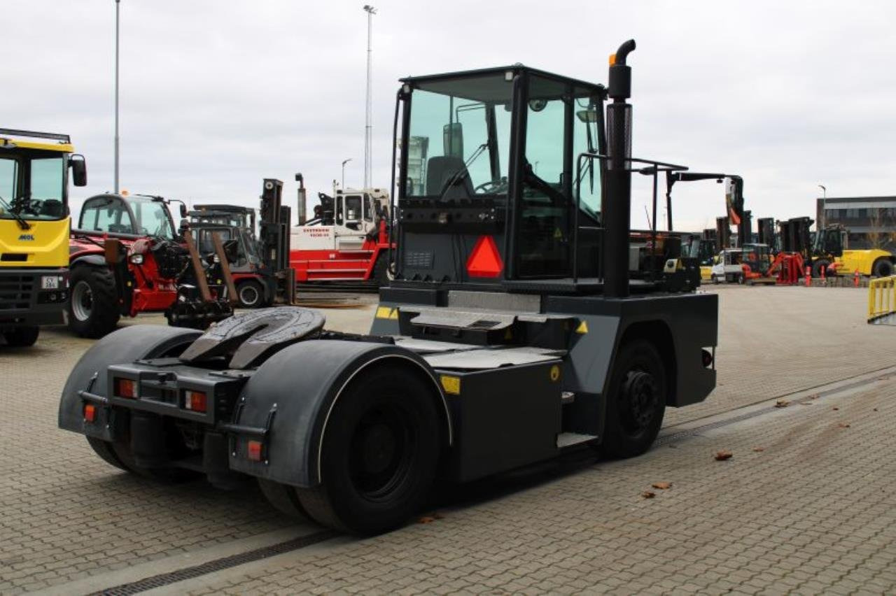 Mafi MT25 - Terminalni traktor: slika Mafi MT25 - Terminalni traktor Mafi MT25 - Terminalni traktor: slika Mafi MT25 - Terminalni traktor