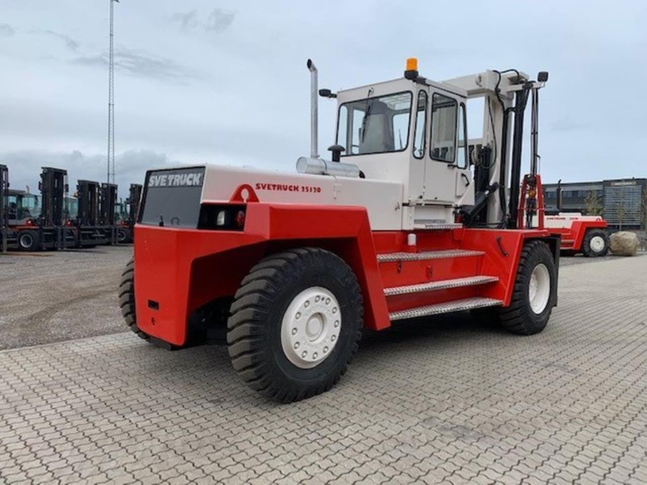 SveTruck 25120-42 - Diesel viličar: slika SveTruck 25120-42 - Diesel viličar SveTruck 25120-42 - Diesel viličar: slika SveTruck 25120-42 - Diesel viličar