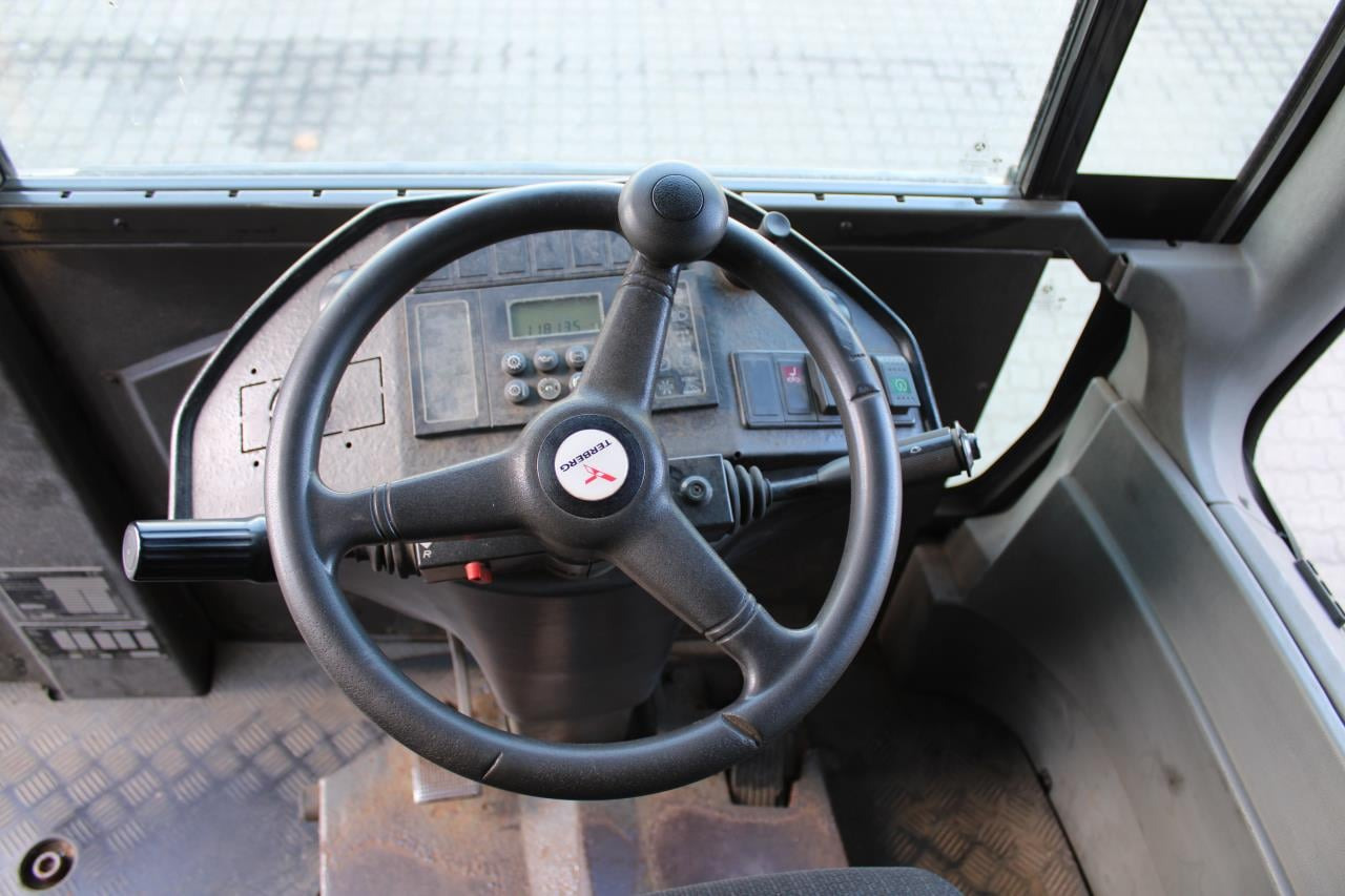 Terberg RT282 - Terminalni traktor: slika Terberg RT282 - Terminalni traktor Terberg RT282 - Terminalni traktor: slika Terberg RT282 - Terminalni traktor