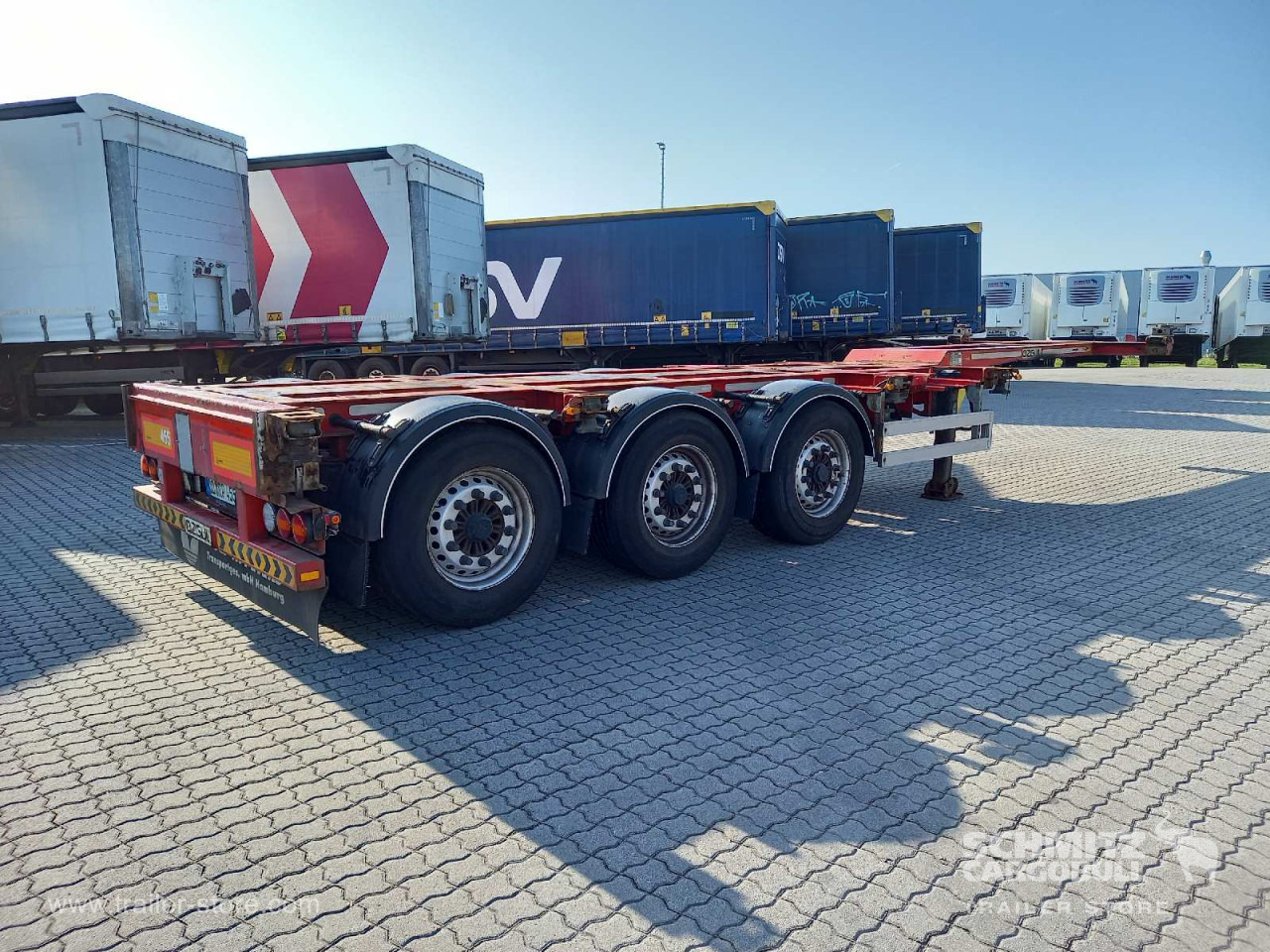 Transporter kontejnera/ Poluprikolica s izmjenjivim sanducima Auflieger Containerfahrgestell Standard: slika Transporter kontejnera/ Poluprikolica s izmjenjivim sanducima Auflieger Containerfahrgestell Standard