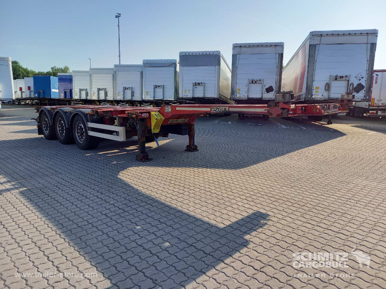 Transporter kontejnera/ Poluprikolica s izmjenjivim sanducima Auflieger Containerfahrgestell Standard: slika Transporter kontejnera/ Poluprikolica s izmjenjivim sanducima Auflieger Containerfahrgestell Standard