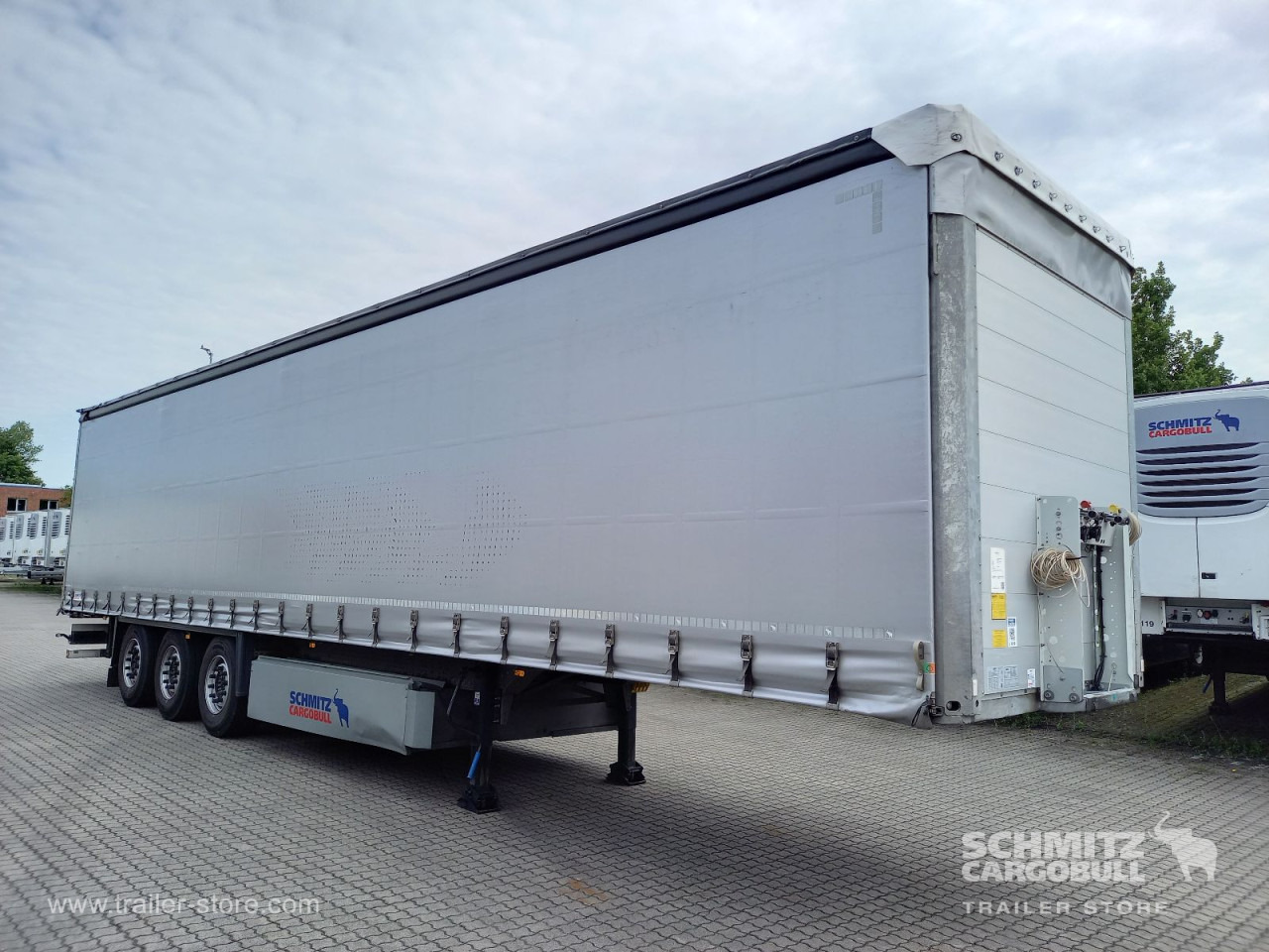 SCHMITZ Auflieger Curtainsider Standard - Poluprikolica s ceradom: slika SCHMITZ Auflieger Curtainsider Standard - Poluprikolica s ceradom SCHMITZ Auflieger Curtainsider Standard - Poluprikolica s ceradom: slika SCHMITZ Auflieger Curtainsider Standard - Poluprikolica s ceradom