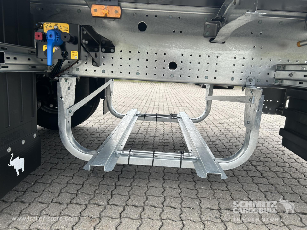 SCHMITZ Auflieger Curtainsider Standard - Poluprikolica s ceradom: slika SCHMITZ Auflieger Curtainsider Standard - Poluprikolica s ceradom SCHMITZ Auflieger Curtainsider Standard - Poluprikolica s ceradom: slika SCHMITZ Auflieger Curtainsider Standard - Poluprikolica s ceradom