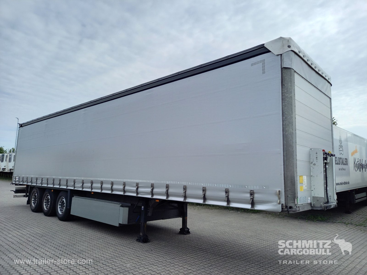 SCHMITZ Auflieger Curtainsider Standard - Poluprikolica s ceradom: slika SCHMITZ Auflieger Curtainsider Standard - Poluprikolica s ceradom SCHMITZ Auflieger Curtainsider Standard - Poluprikolica s ceradom: slika SCHMITZ Auflieger Curtainsider Standard - Poluprikolica s ceradom