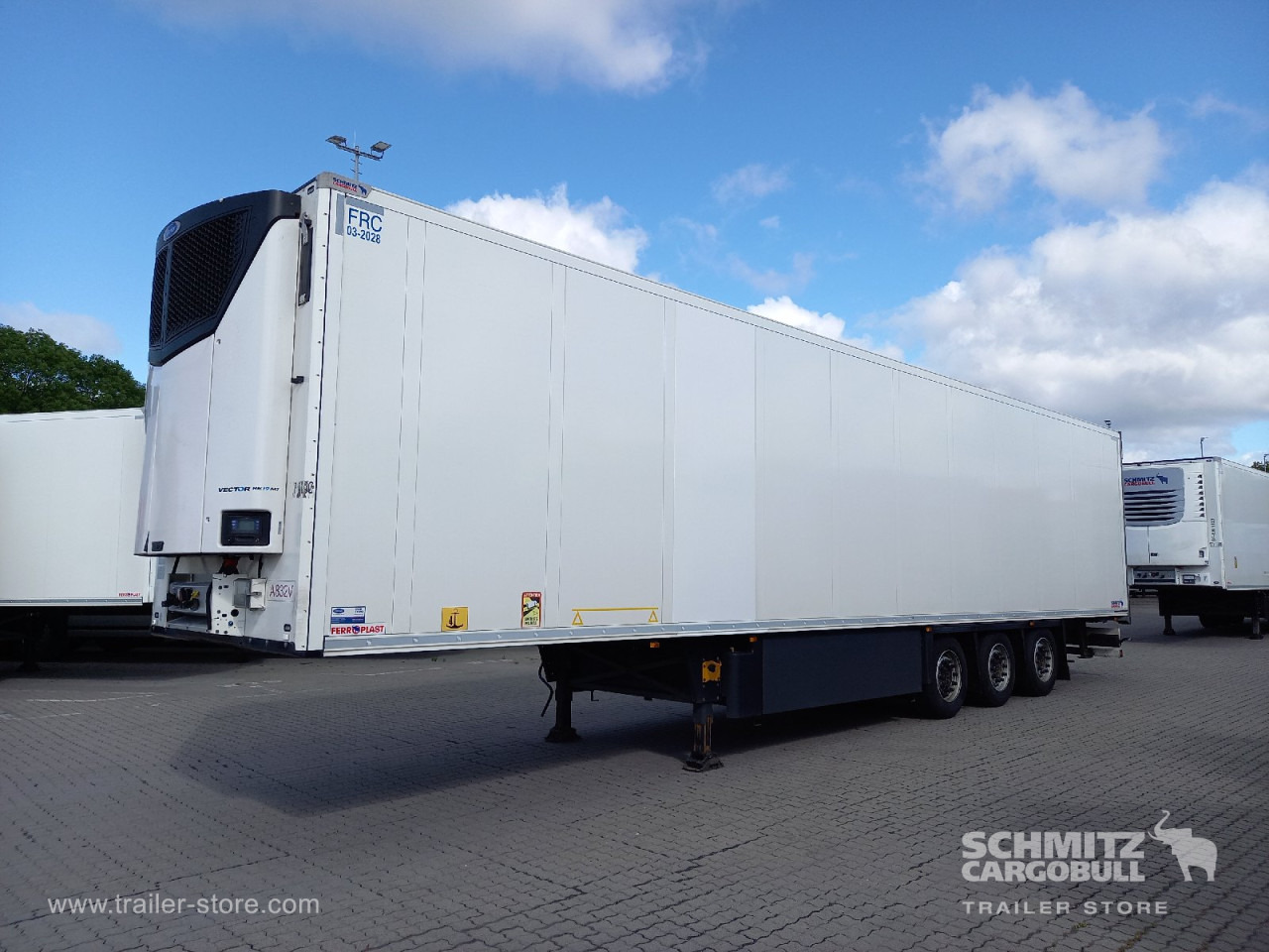 SCHMITZ Auflieger Tiefkühler Multitemp - Izotermna poluprikolica: slika SCHMITZ Auflieger Tiefkühler Multitemp - Izotermna poluprikolica SCHMITZ Auflieger Tiefkühler Multitemp - Izotermna poluprikolica: slika SCHMITZ Auflieger Tiefkühler Multitemp - Izotermna poluprikolica