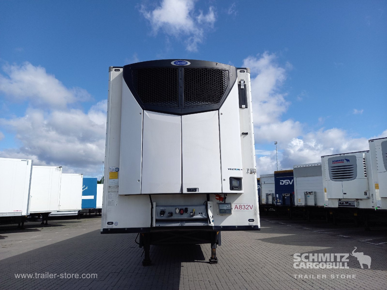 SCHMITZ Auflieger Tiefkühler Multitemp - Izotermna poluprikolica: slika SCHMITZ Auflieger Tiefkühler Multitemp - Izotermna poluprikolica SCHMITZ Auflieger Tiefkühler Multitemp - Izotermna poluprikolica: slika SCHMITZ Auflieger Tiefkühler Multitemp - Izotermna poluprikolica