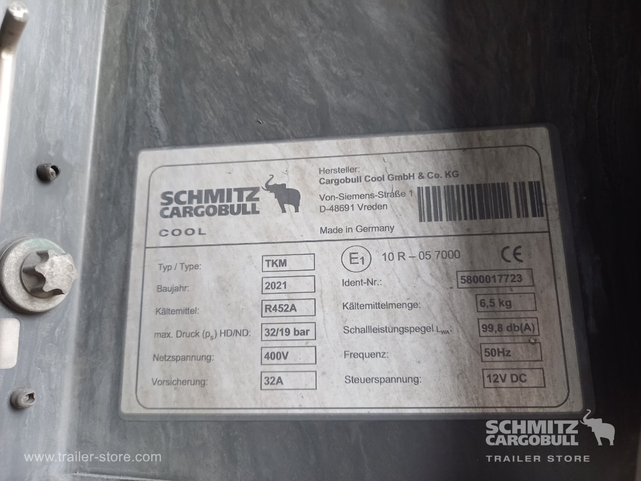 SCHMITZ Auflieger Tiefkühler Standard - Izotermna poluprikolica: slika SCHMITZ Auflieger Tiefkühler Standard - Izotermna poluprikolica SCHMITZ Auflieger Tiefkühler Standard - Izotermna poluprikolica: slika SCHMITZ Auflieger Tiefkühler Standard - Izotermna poluprikolica