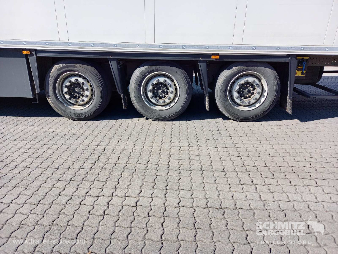 SCHMITZ Auflieger Tiefkühler Standard - Izotermna poluprikolica: slika SCHMITZ Auflieger Tiefkühler Standard - Izotermna poluprikolica SCHMITZ Auflieger Tiefkühler Standard - Izotermna poluprikolica: slika SCHMITZ Auflieger Tiefkühler Standard - Izotermna poluprikolica