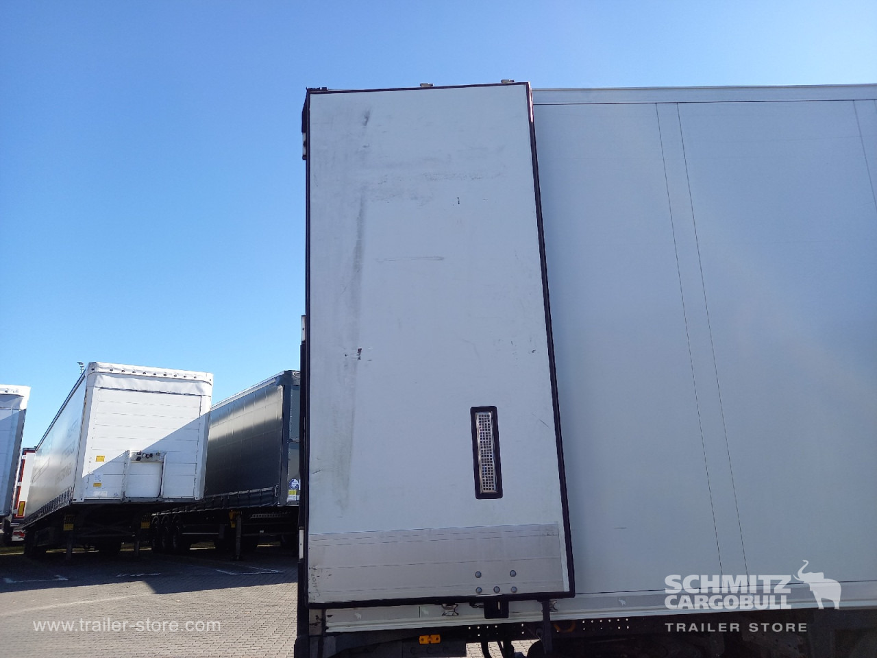 SCHMITZ Auflieger Tiefkühler Standard - Izotermna poluprikolica: slika SCHMITZ Auflieger Tiefkühler Standard - Izotermna poluprikolica SCHMITZ Auflieger Tiefkühler Standard - Izotermna poluprikolica: slika SCHMITZ Auflieger Tiefkühler Standard - Izotermna poluprikolica