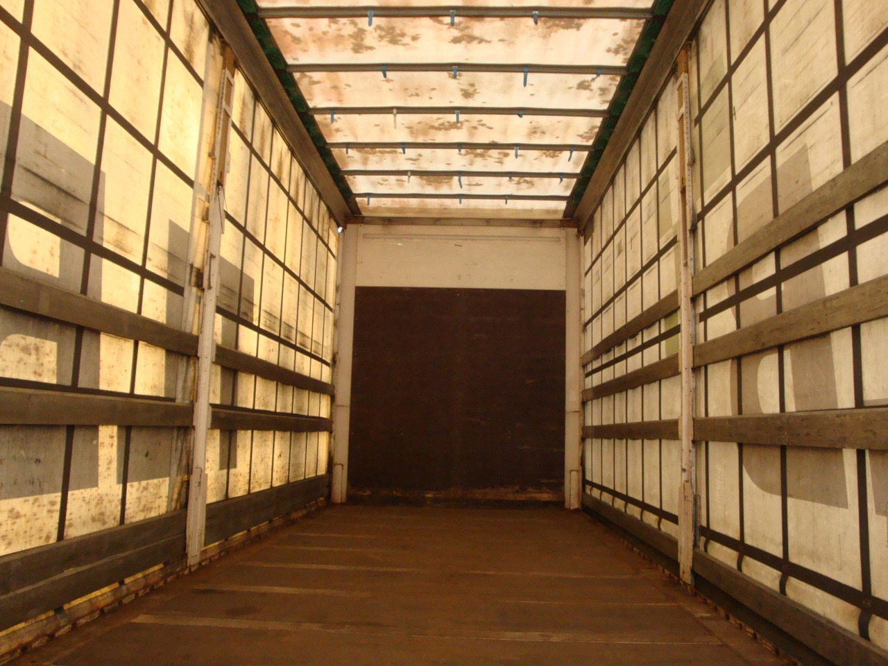 Krone ZZW 18 Jumbo Edscha Schiebeverdeck BDF 116 cbm - Transporter kontejnera/ Prikolica s izmjenjivim sanducima: slika Krone ZZW 18 Jumbo Edscha Schiebeverdeck BDF 116 cbm - Transporter kontejnera/ Prikolica s izmjenjivim sanducima Krone ZZW 18 Jumbo Edscha Schiebeverdeck BDF 116 cbm - Transporter kontejnera/ Prikolica s izmjenjivim sanducima: slika Krone ZZW 18 Jumbo Edscha Schiebeverdeck BDF 116 cbm - Transporter kontejnera/ Prikolica s izmjenjivim sanducima