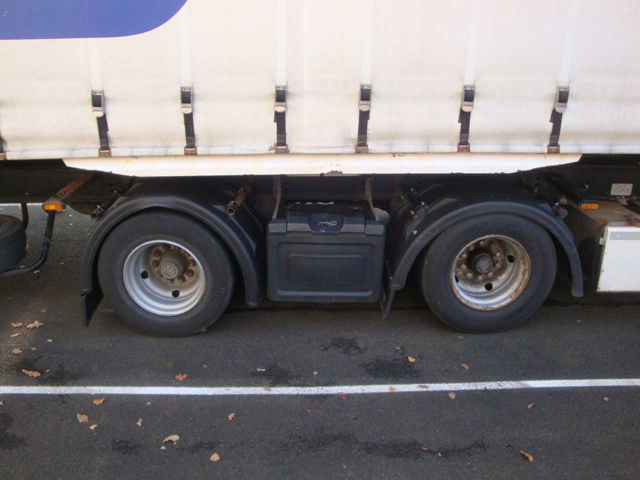 Krone ZZW 18 Jumbo Edscha Schiebeverdeck BDF 116 cbm - Transporter kontejnera/ Prikolica s izmjenjivim sanducima: slika Krone ZZW 18 Jumbo Edscha Schiebeverdeck BDF 116 cbm - Transporter kontejnera/ Prikolica s izmjenjivim sanducima Krone ZZW 18 Jumbo Edscha Schiebeverdeck BDF 116 cbm - Transporter kontejnera/ Prikolica s izmjenjivim sanducima: slika Krone ZZW 18 Jumbo Edscha Schiebeverdeck BDF 116 cbm - Transporter kontejnera/ Prikolica s izmjenjivim sanducima