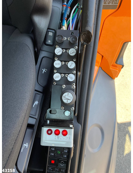 Kamion s kukastom dizalicom DAF FAN CF 430 VDL 21 Ton haakarmsysteem: slika Kamion s kukastom dizalicom DAF FAN CF 430 VDL 21 Ton haakarmsysteem Kamion s kukastom dizalicom DAF FAN CF 430 VDL 21 Ton haakarmsysteem: slika Kamion s kukastom dizalicom DAF FAN CF 430 VDL 21 Ton haakarmsysteem