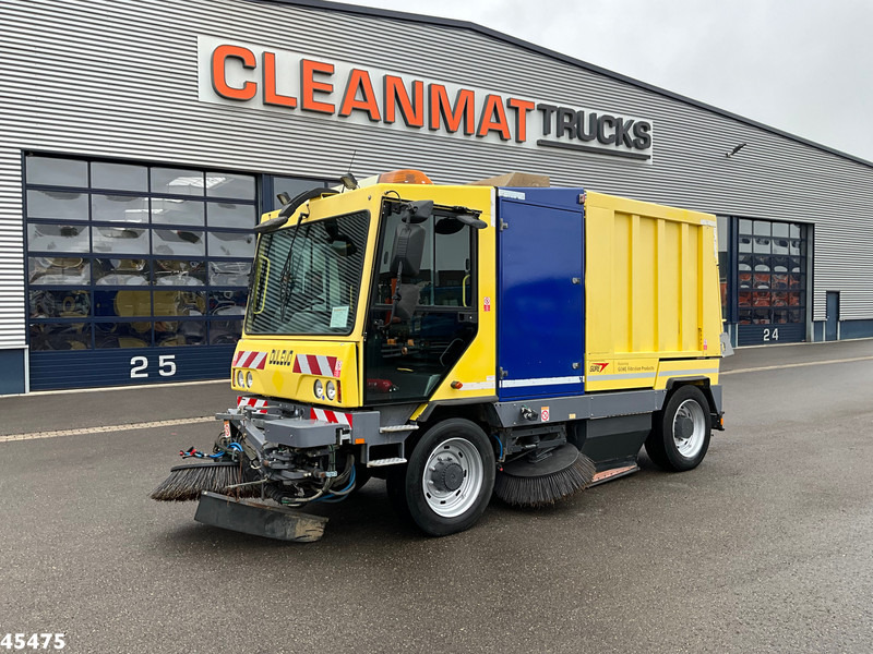 Dulevo 5020 S with 3-rd brush - Cestovna čistilica: slika Dulevo 5020 S with 3-rd brush - Cestovna čistilica Dulevo 5020 S with 3-rd brush - Cestovna čistilica: slika Dulevo 5020 S with 3-rd brush - Cestovna čistilica