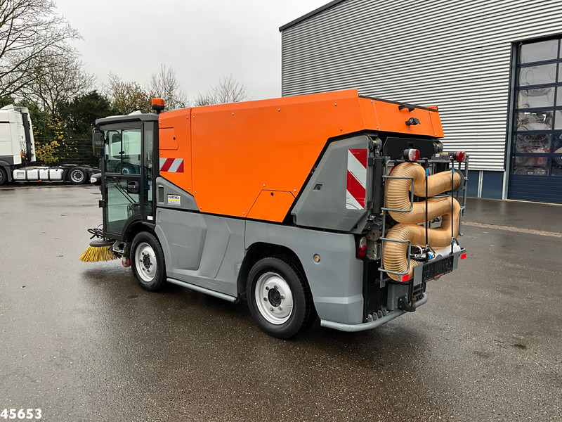 Kärcher MC 250 Just 16.579 km! - Cestovna čistilica: slika Kärcher MC 250 Just 16.579 km! - Cestovna čistilica Kärcher MC 250 Just 16.579 km! - Cestovna čistilica: slika Kärcher MC 250 Just 16.579 km! - Cestovna čistilica