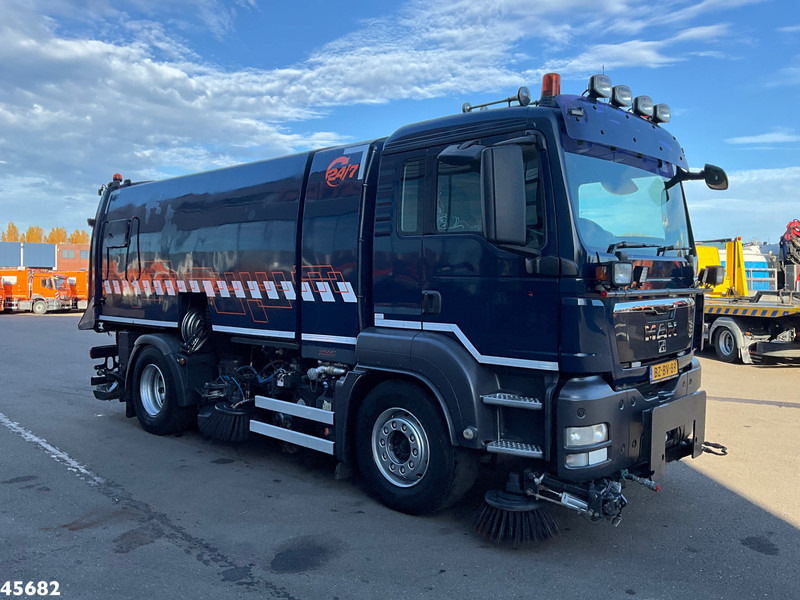 MAN TGS 18.320 Manual Gearbox Brock Wegdekreinger links en rechtsvegend! - Cestovna čistilica: slika MAN TGS 18.320 Manual Gearbox Brock Wegdekreinger links en rechtsvegend! - Cestovna čistilica MAN TGS 18.320 Manual Gearbox Brock Wegdekreinger links en rechtsvegend! - Cestovna čistilica: slika MAN TGS 18.320 Manual Gearbox Brock Wegdekreinger links en rechtsvegend! - Cestovna čistilica