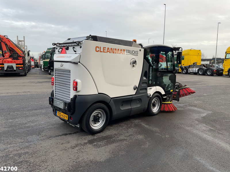 Mathieu MC 210 Azura Flex Euro 6 Stage 5 with 3-rd brush - Cestovna čistilica: slika Mathieu MC 210 Azura Flex Euro 6 Stage 5 with 3-rd brush - Cestovna čistilica Mathieu MC 210 Azura Flex Euro 6 Stage 5 with 3-rd brush - Cestovna čistilica: slika Mathieu MC 210 Azura Flex Euro 6 Stage 5 with 3-rd brush - Cestovna čistilica