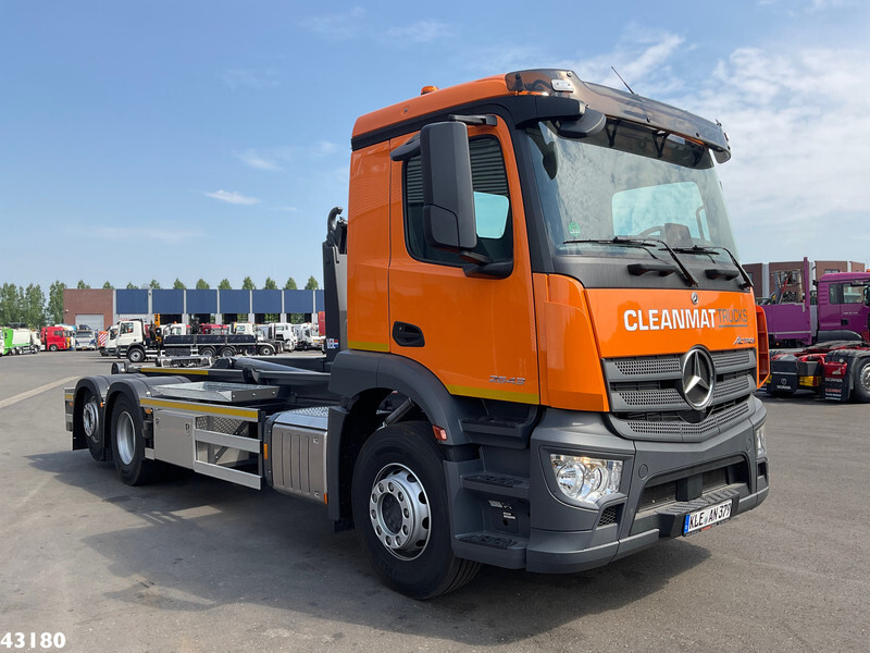 Mercedes-Benz Actros 2643 VDL 21 Ton haakarmsysteem - Kamion s kukastom dizalicom: slika Mercedes-Benz Actros 2643 VDL 21 Ton haakarmsysteem - Kamion s kukastom dizalicom Mercedes-Benz Actros 2643 VDL 21 Ton haakarmsysteem - Kamion s kukastom dizalicom: slika Mercedes-Benz Actros 2643 VDL 21 Ton haakarmsysteem - Kamion s kukastom dizalicom