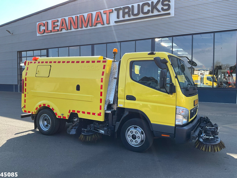 Cestovna čistilica Mitsubishi Canter 7C15 Brock sweeper Just 94.095 km!: slika Cestovna čistilica Mitsubishi Canter 7C15 Brock sweeper Just 94.095 km!