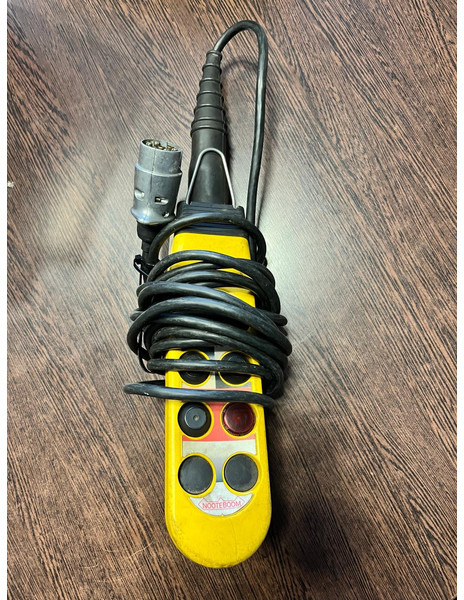 Poluprikolica s niskim utovarivačem Nooteboom MC0-50-04 2 x Uitschuifbaar: slika Poluprikolica s niskim utovarivačem Nooteboom MC0-50-04 2 x Uitschuifbaar Poluprikolica s niskim utovarivačem Nooteboom MC0-50-04 2 x Uitschuifbaar: slika Poluprikolica s niskim utovarivačem Nooteboom MC0-50-04 2 x Uitschuifbaar