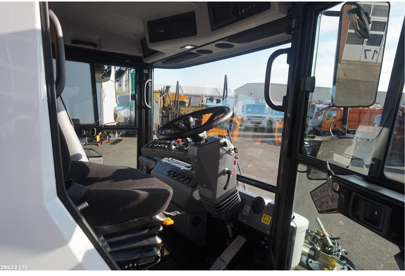 Cestovna čistilica Ravo 540 CD with 3-rd brush: slika Cestovna čistilica Ravo 540 CD with 3-rd brush