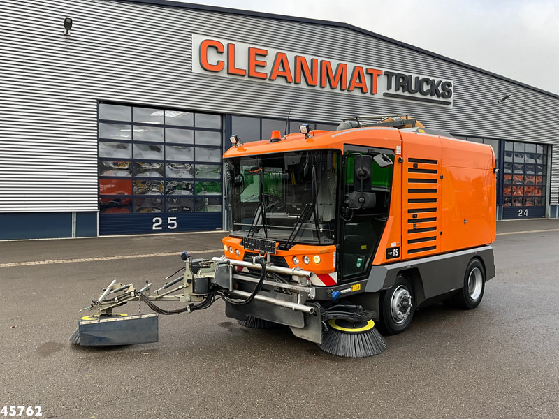 Ravo 580 Euro 6 with 3-rd brush - Cestovna čistilica: slika Ravo 580 Euro 6 with 3-rd brush - Cestovna čistilica Ravo 580 Euro 6 with 3-rd brush - Cestovna čistilica: slika Ravo 580 Euro 6 with 3-rd brush - Cestovna čistilica